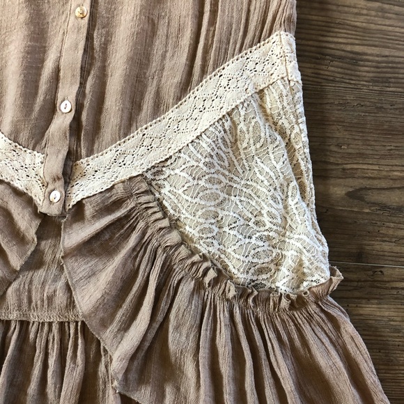 Boho tank top with button back and lace details - Picture 4 of 11